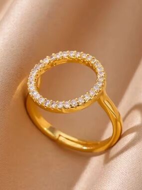 Gold Circle Crystal Ring